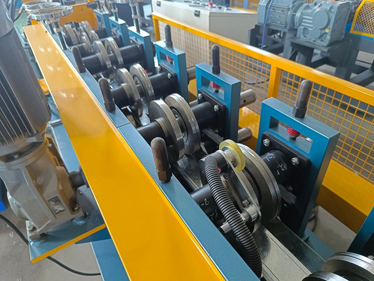 50 75 100 Automatic translation C U channel for ceiling drywall machine